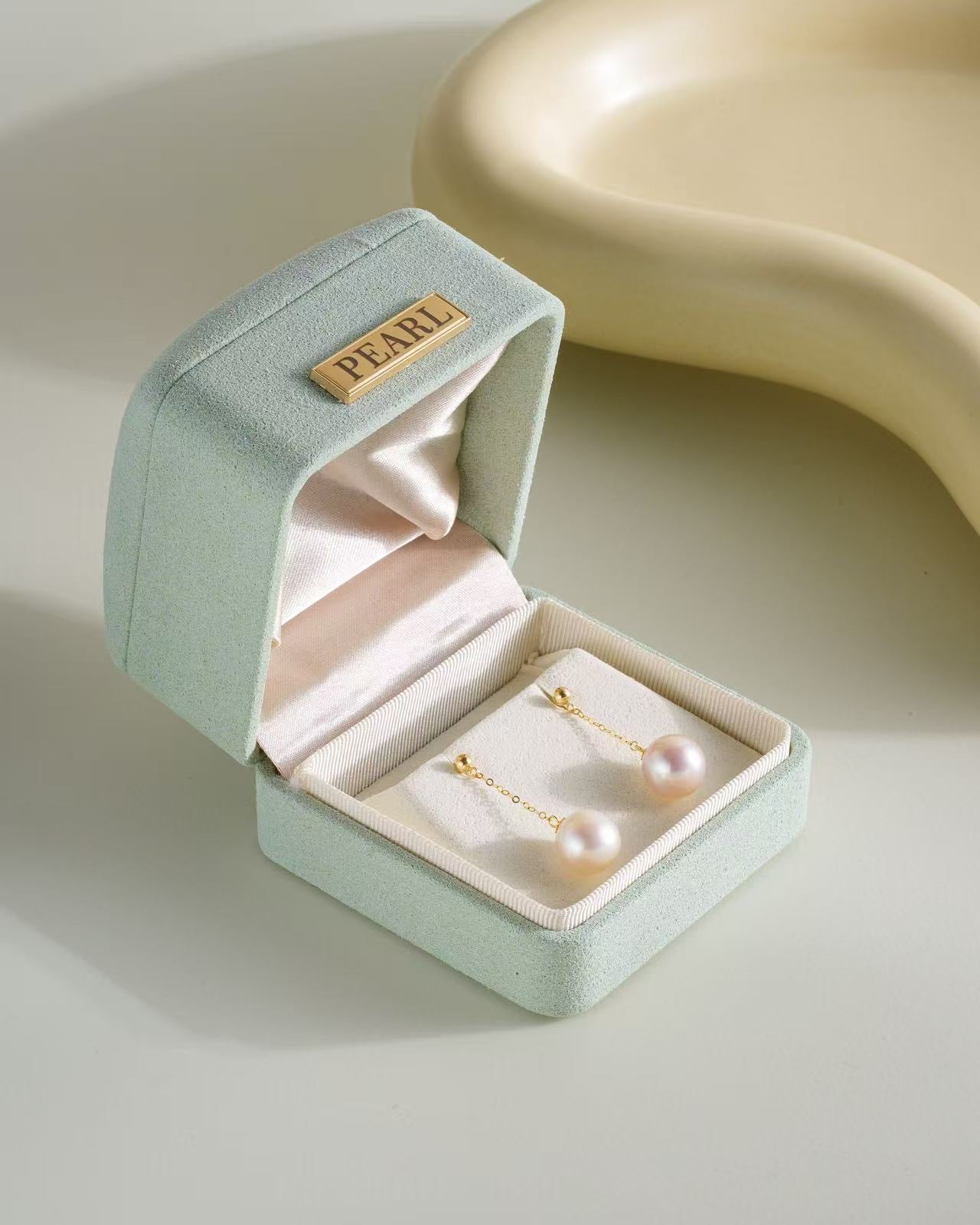 Classic Elegance 18K Gold Pearl Stud Earrings