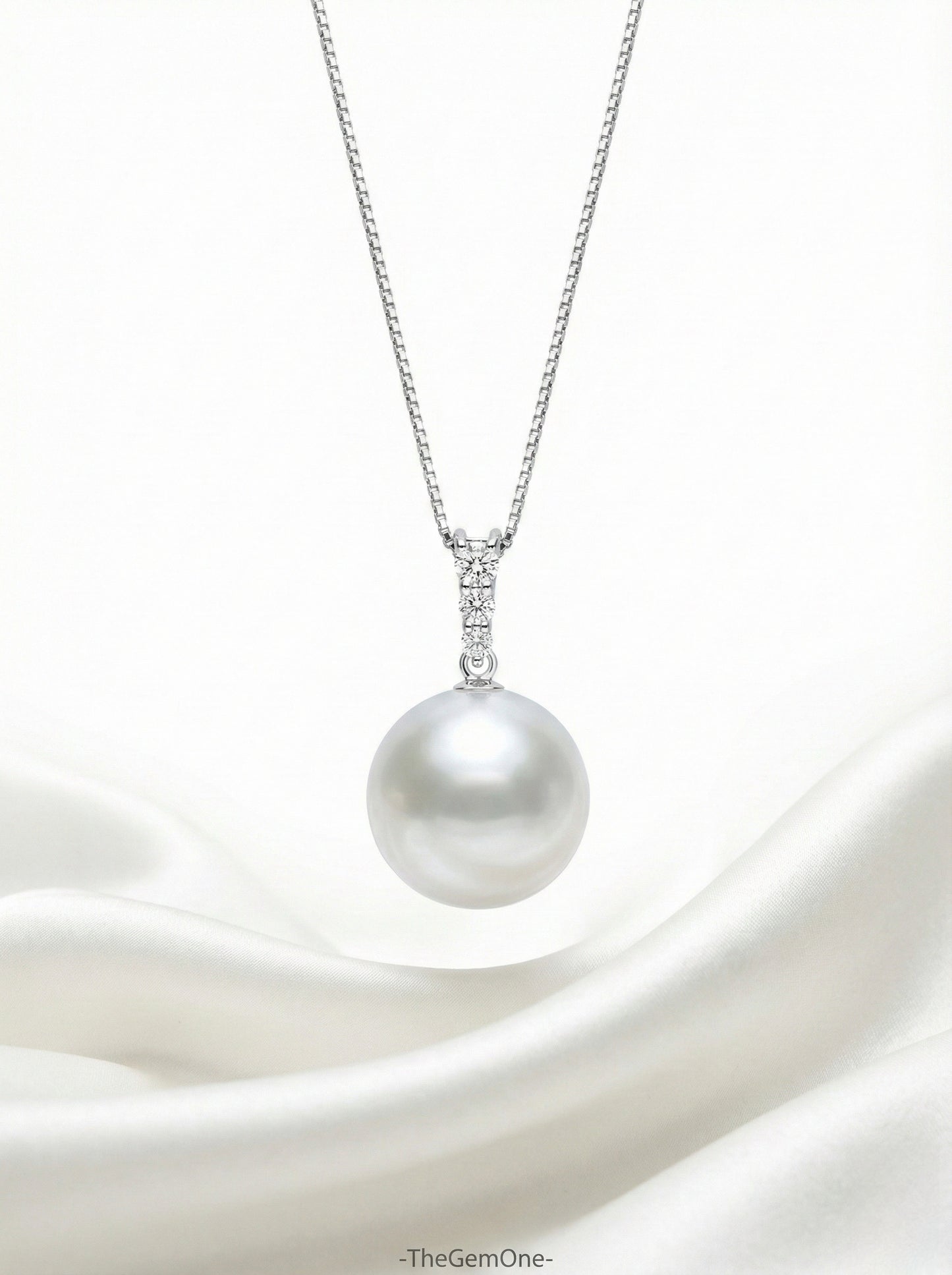2025FW The Fine Collection: 13mm White South Sea Pearl Pendant in Platinum with Diamond
