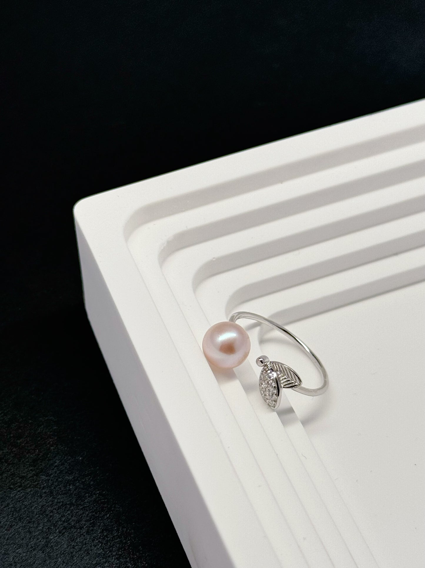 Nature-Inspired Pearl and Crystal Leaf Rings
