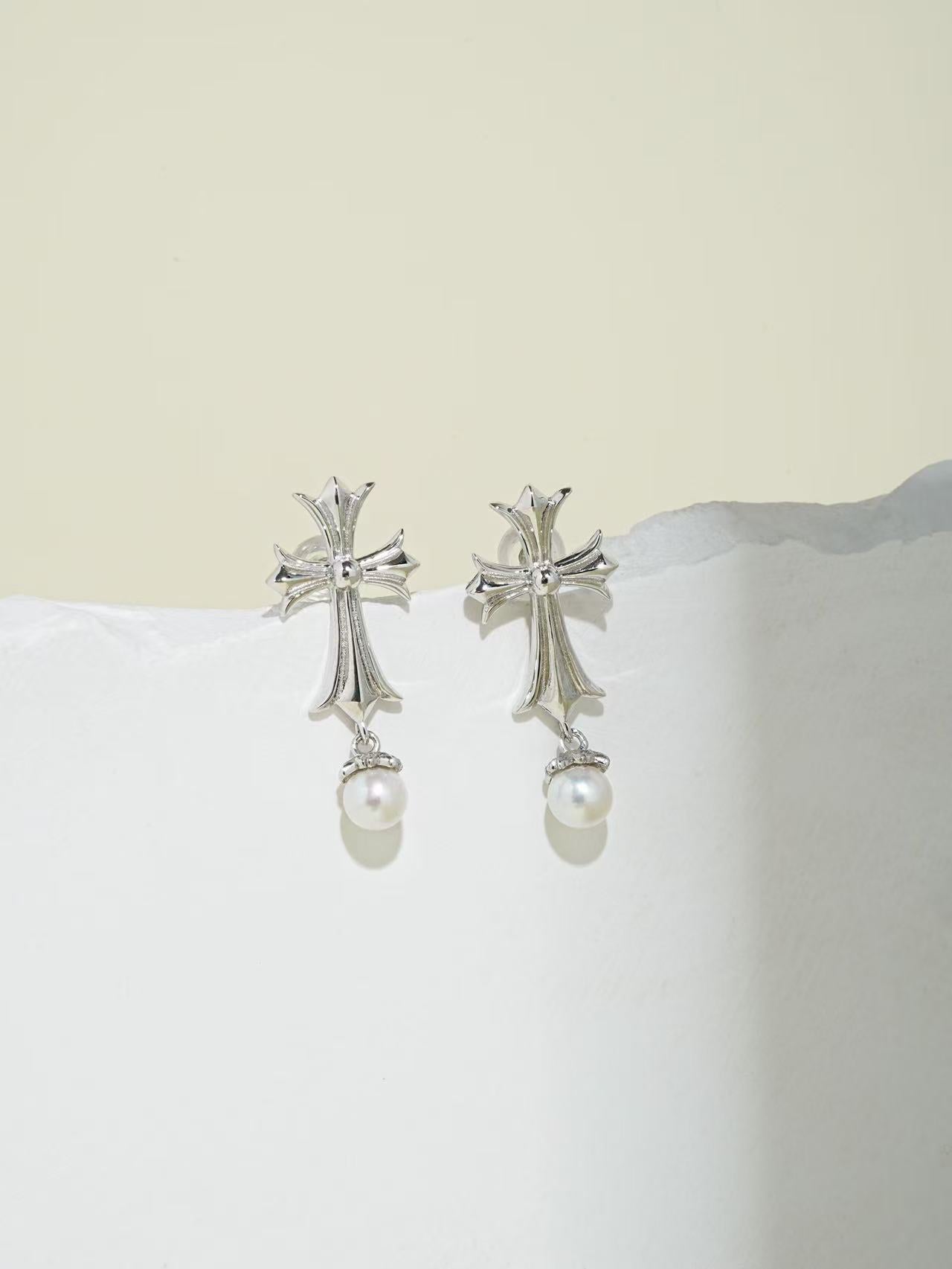 2025FW Urban Collection: Cultured Freshwater Pearl Earring with Sterling Silver
