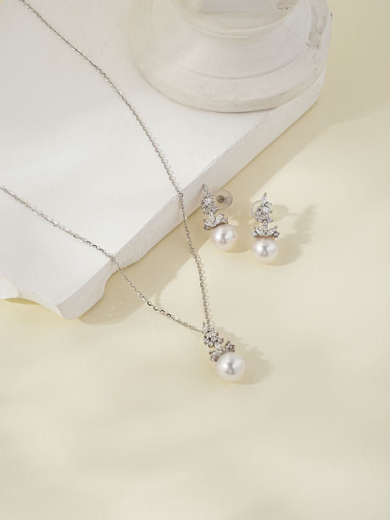 Royal Elegance Pearl and Crystal Necklace & Earrings Set in Gold