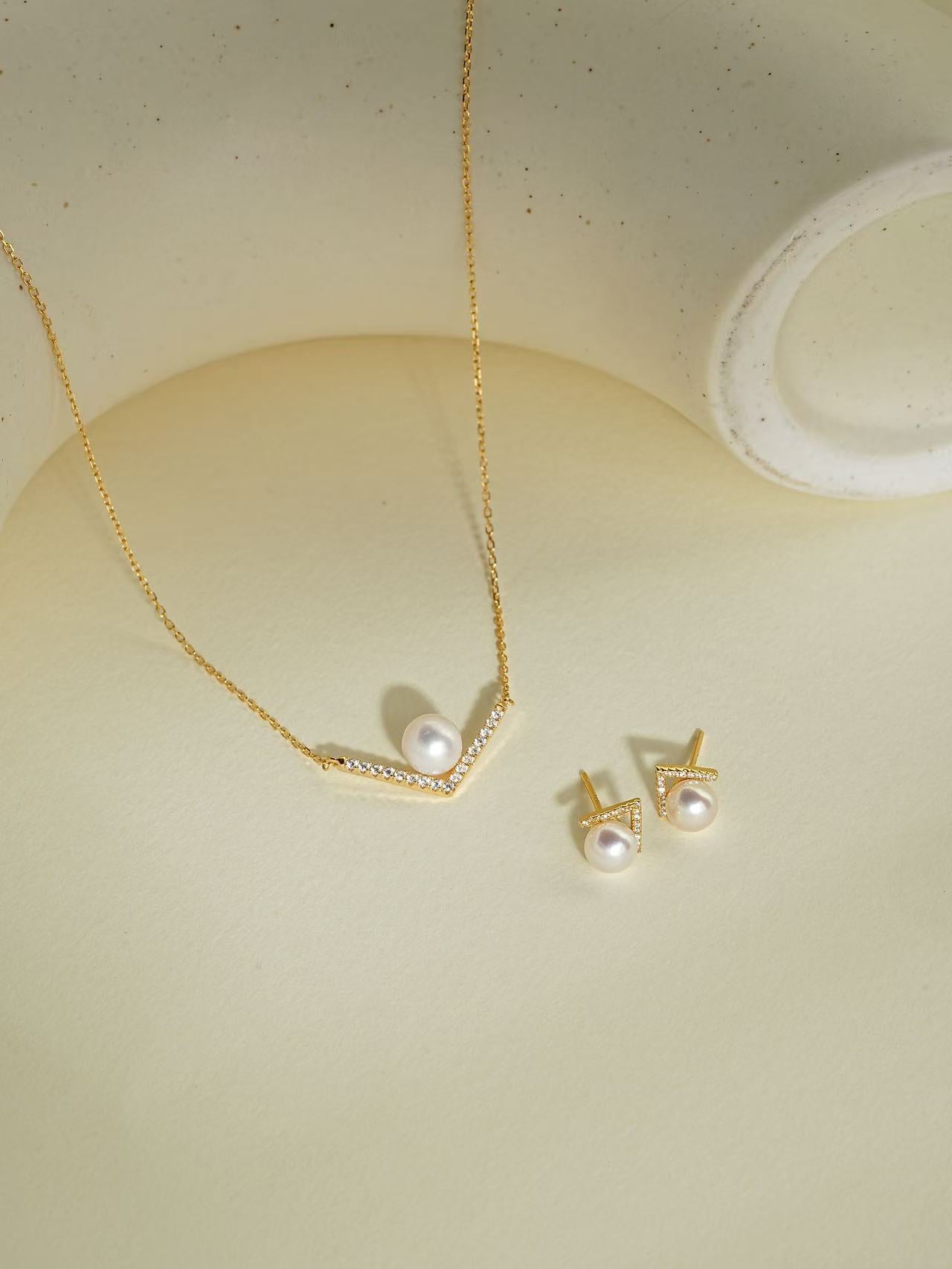 Everyday Muse V-Shape Pearl Jewelry Set – Earrings & Adjustable Necklace