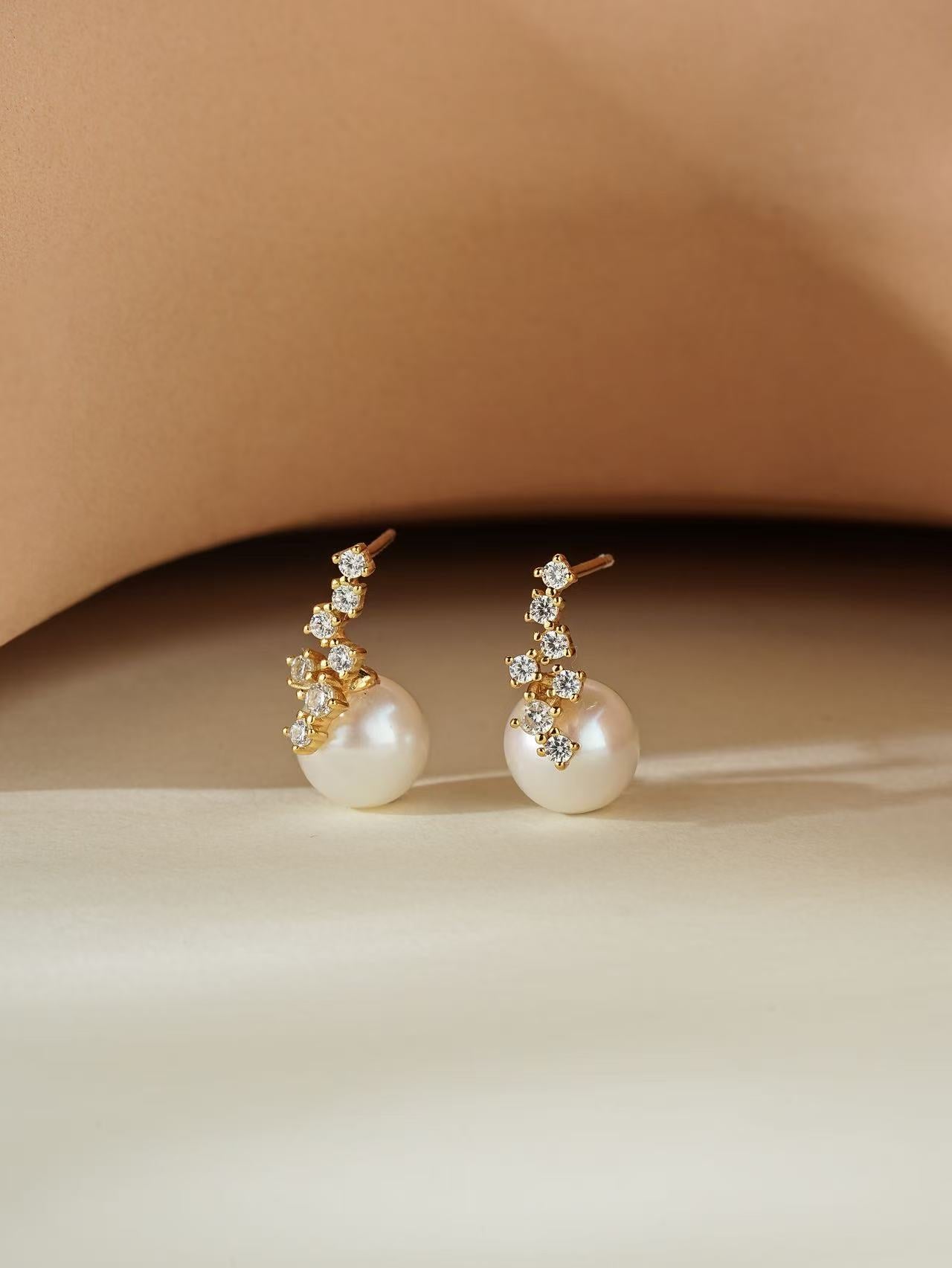 Everyday Muse|Elegant Pearl Stud Earrings
