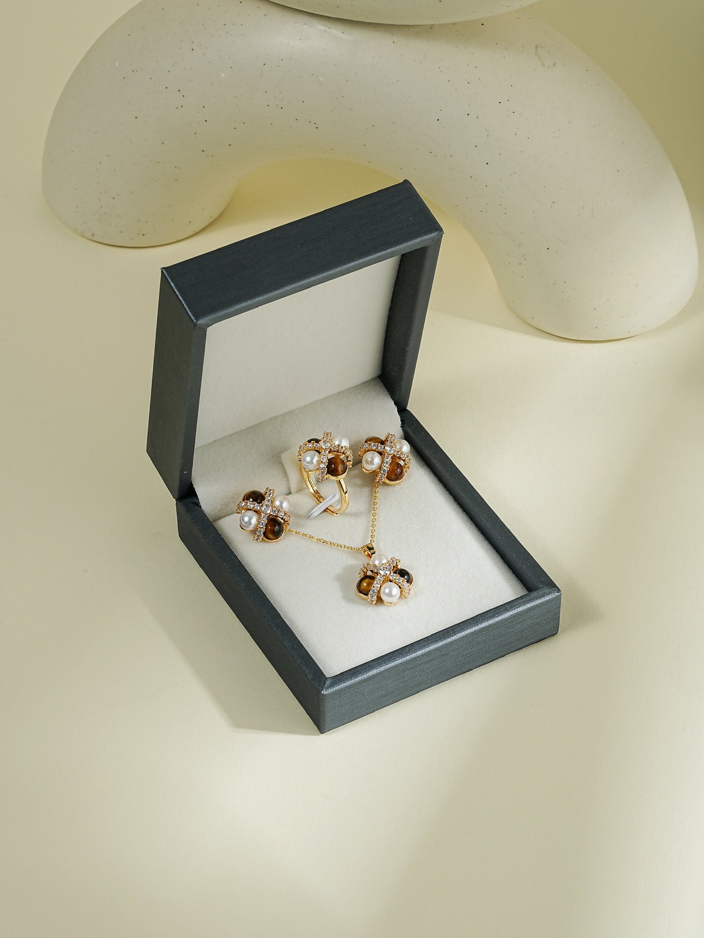 2025FW Amber colored with Freshwater Pearl 3 pc set in 5-5.5mm