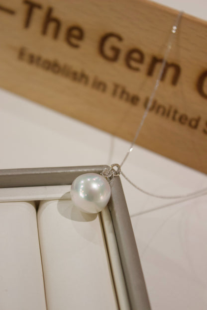 Fine Collection:Ocean‘s Teardrop-South Sea Pearl in Diamond Necklace with 18K gold (13mm)