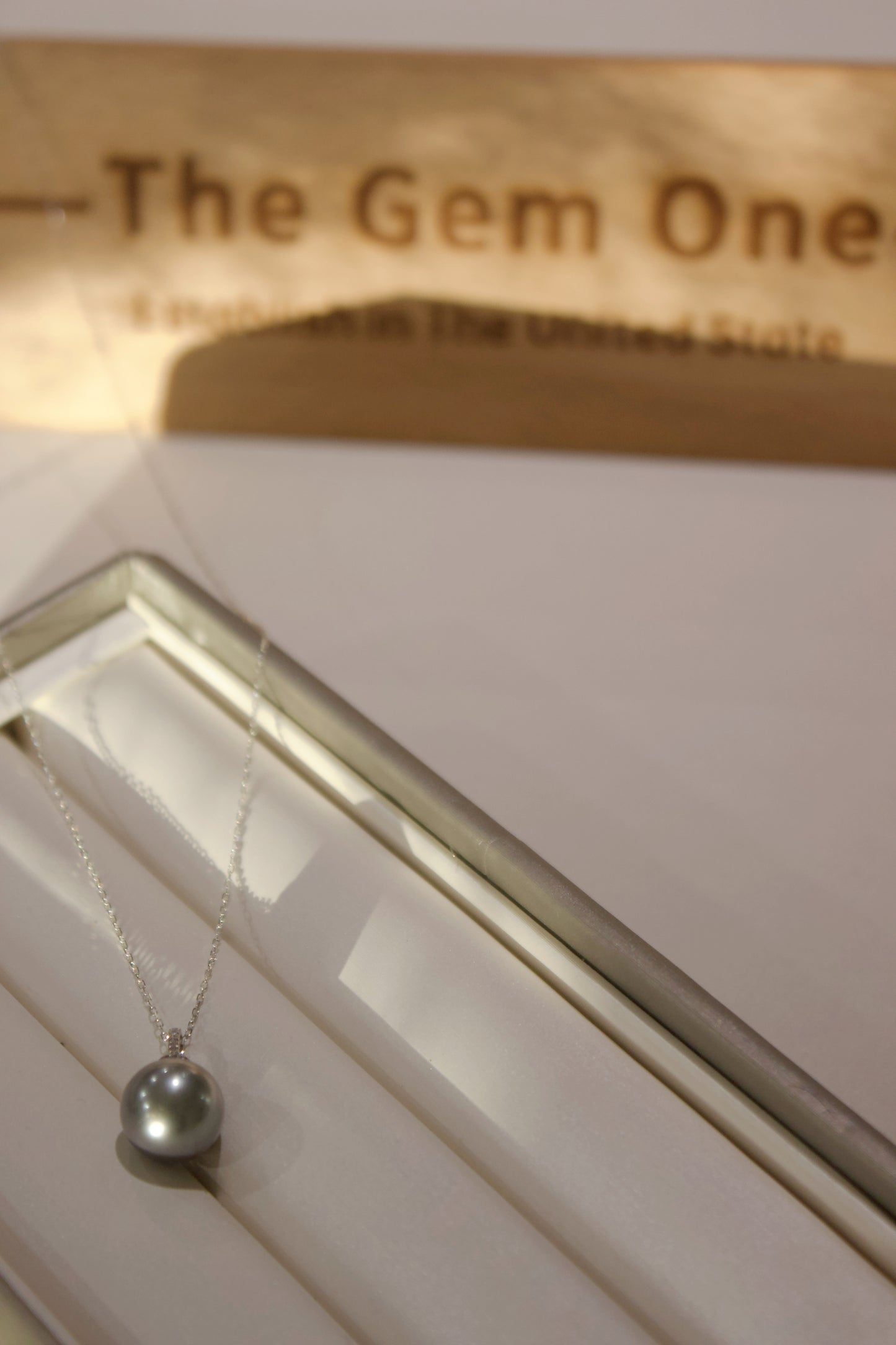 Fine collection:Tahitian Pearl Pendant Necklace 9-10mm in 18K gold (sliver color chain) with Real diamonds