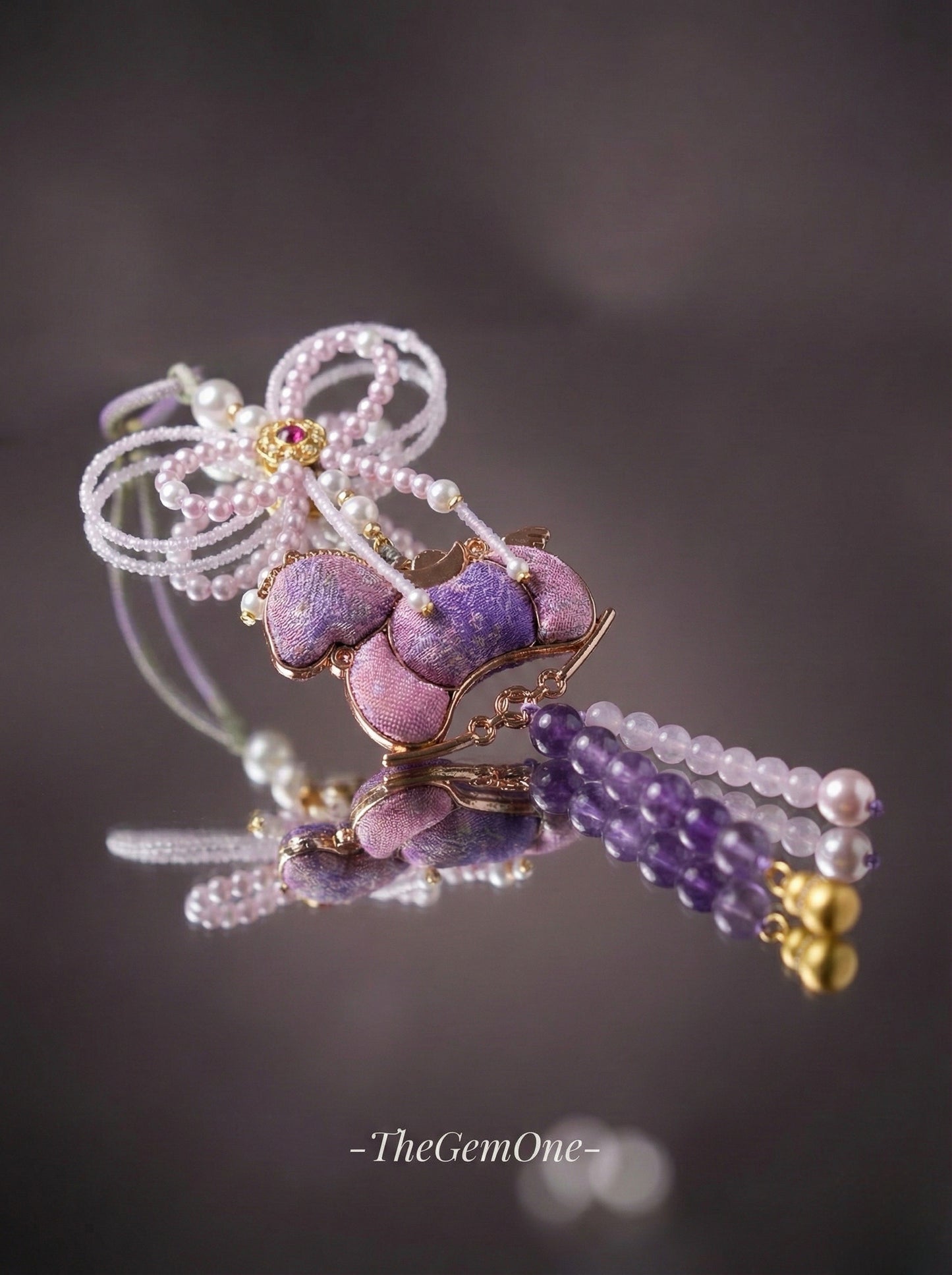 Song Brocade "Victory" Horse Charm