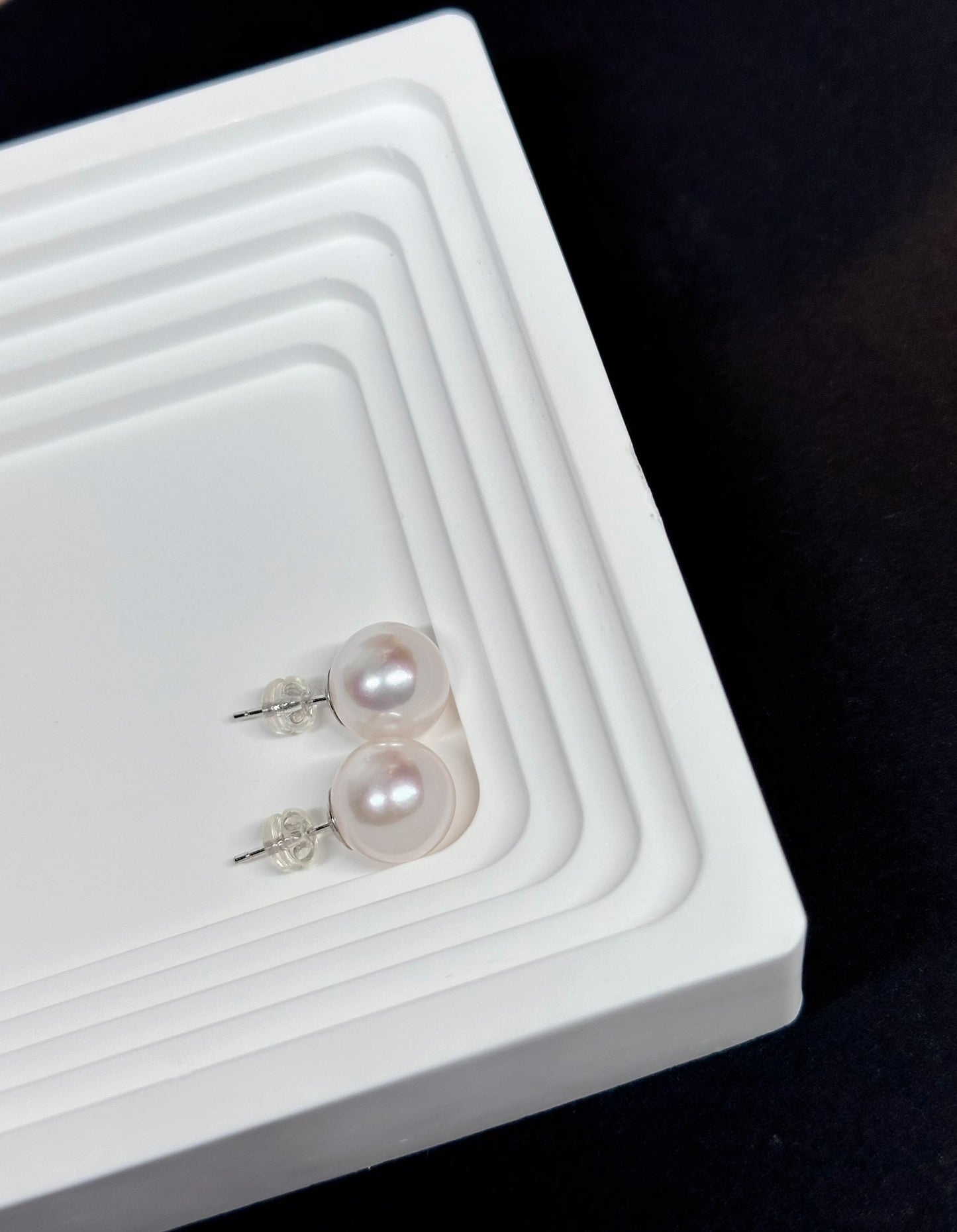 Classic and Elegant Round Pearl Stud Earrings, Cultured Freshwater pearl (11-12mm)