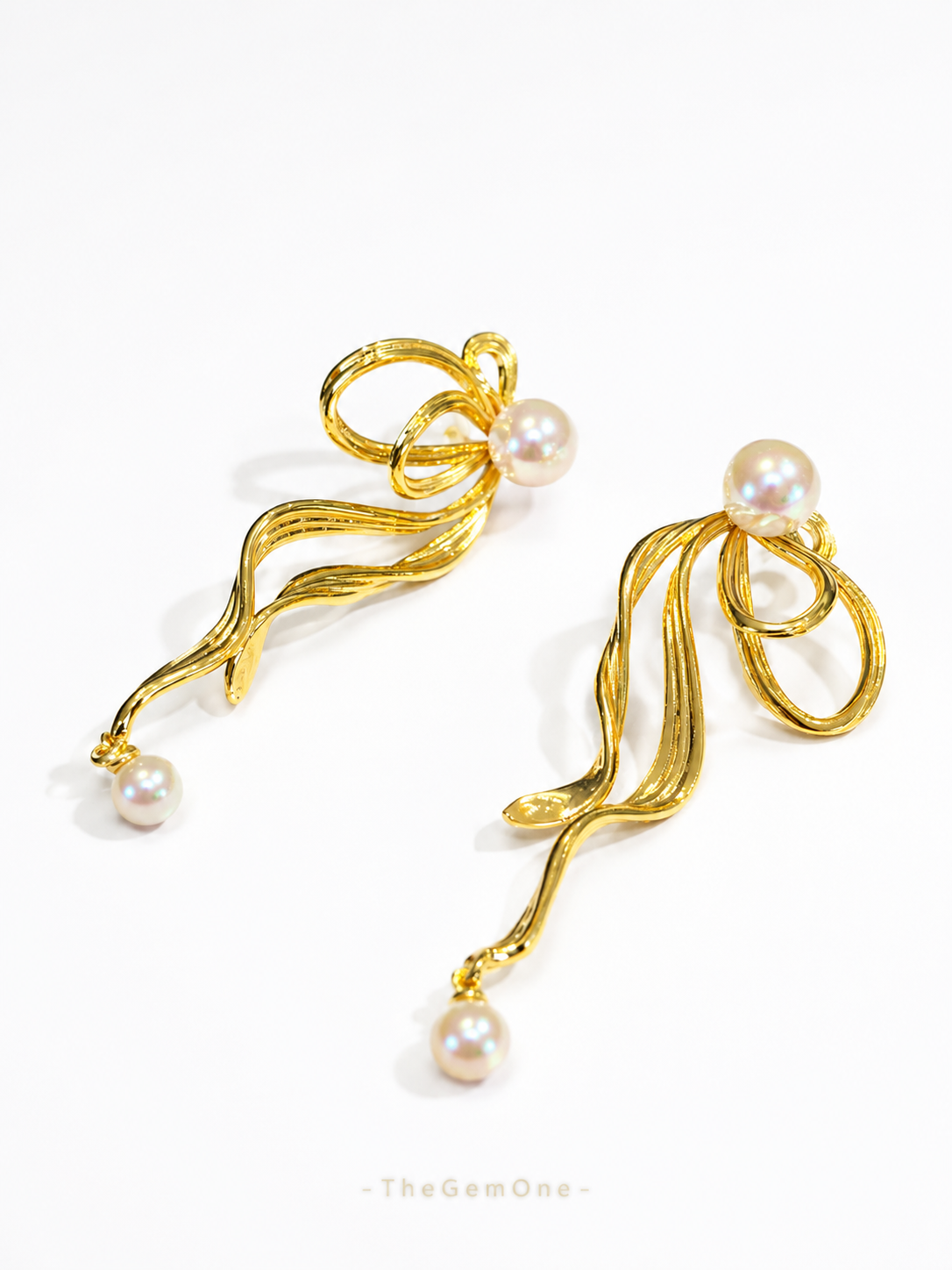 Sculpted Bloom Pearl Earrings