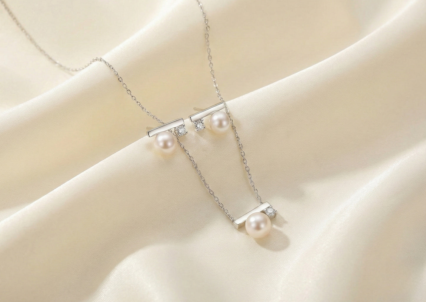 Sophisticated Pearl Pendant Necklace and Earrings Set