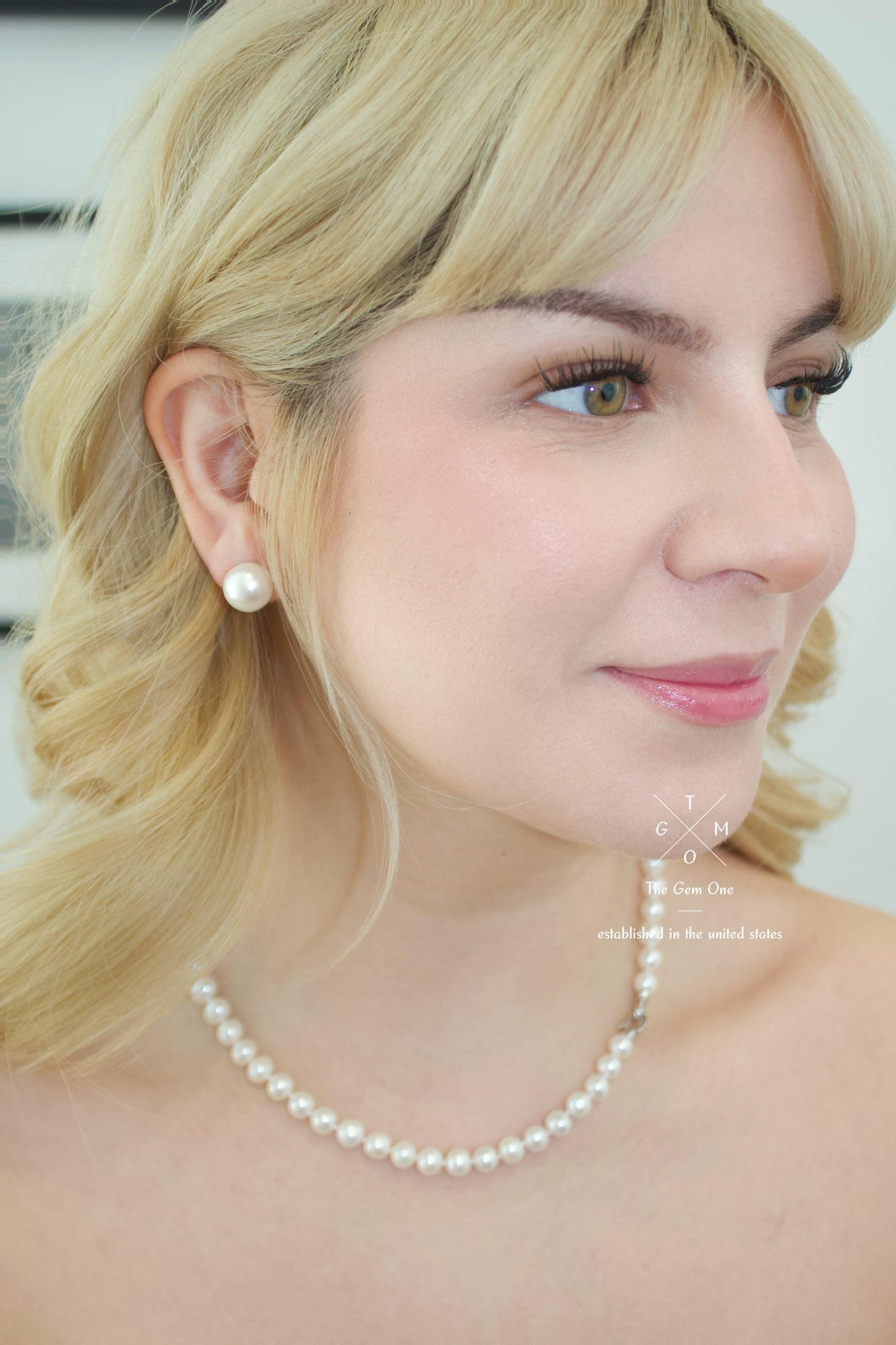 Classic and Elegant Round Pearl Stud Earrings, Cultured Freshwater pearl (11-12mm)