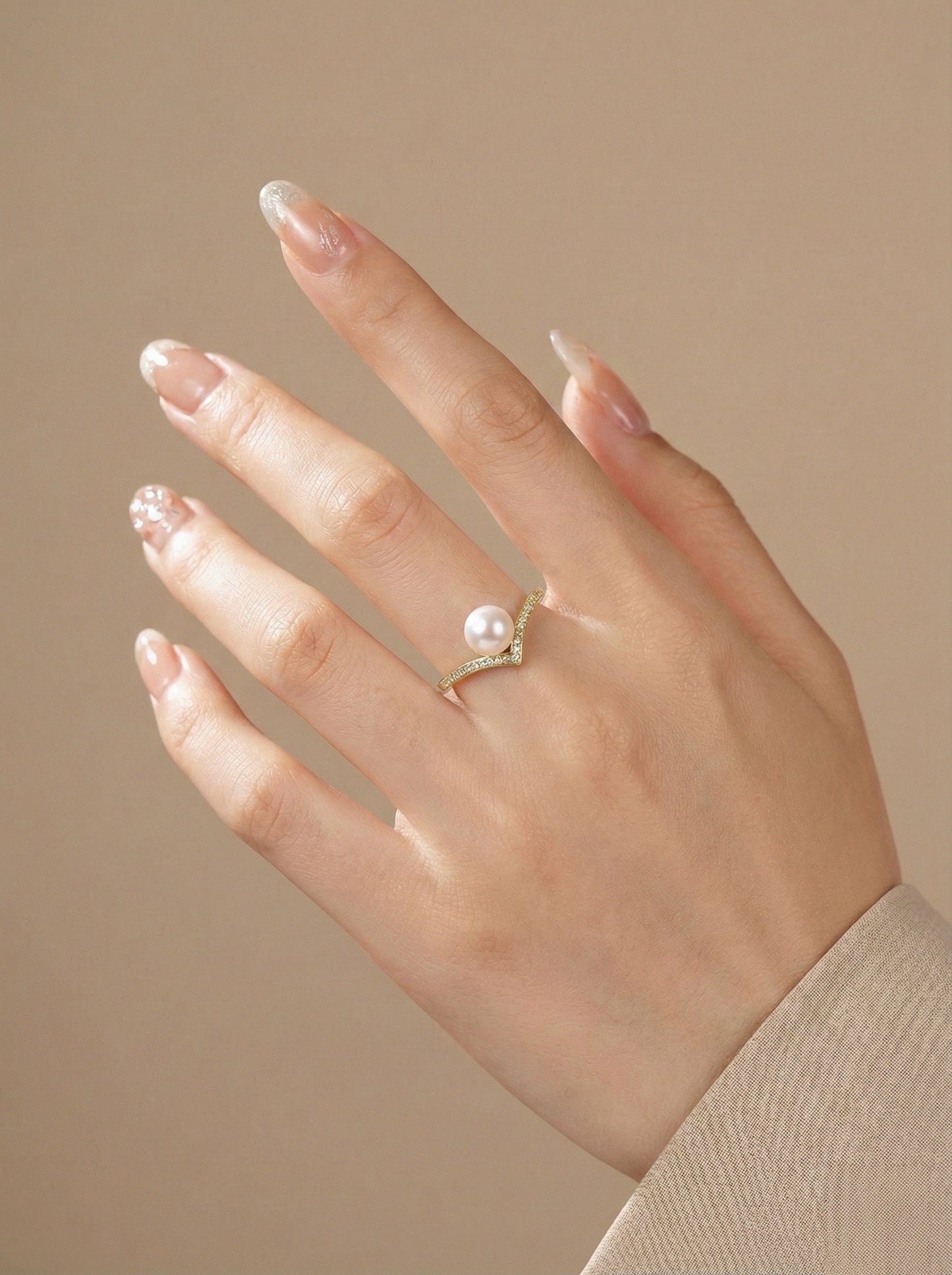 Sophisticated Pearl and Pavé Diamond Ring（gold/Silver)