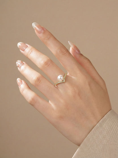 Sophisticated Pearl and Pavé Diamond Ring（gold/Silver)