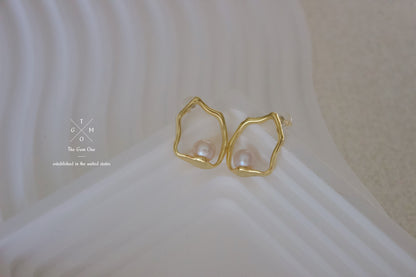 Modern Organic Gold Hoop Earrings with Freshwater Pearl Accent