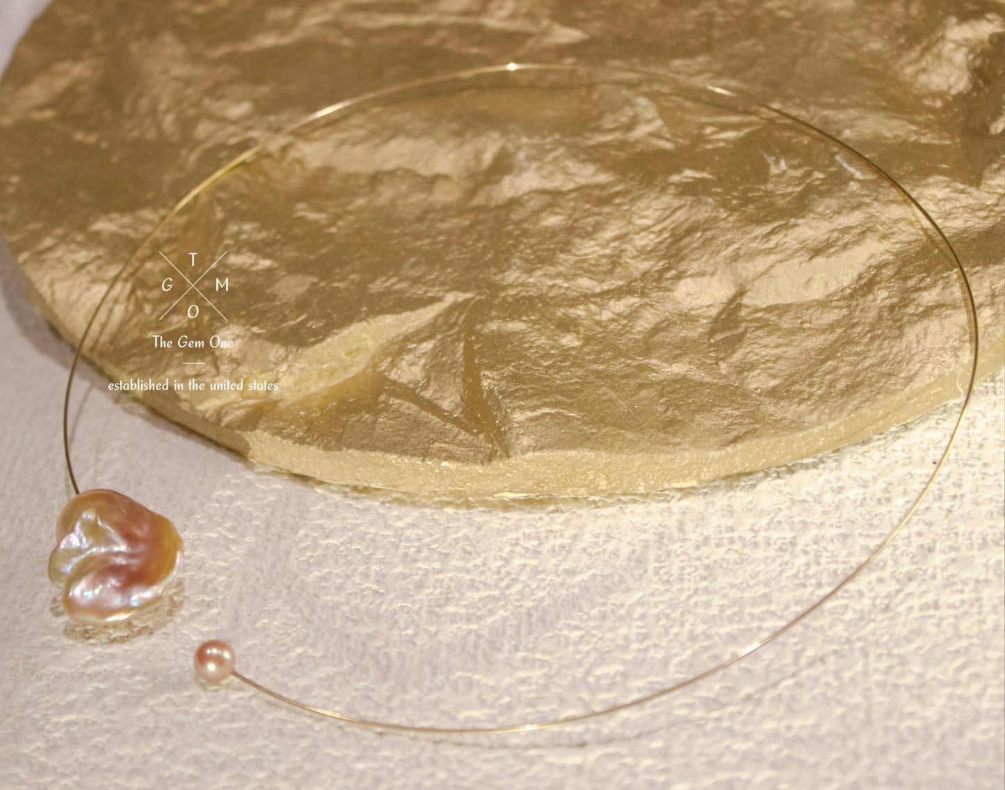 Modern Minimalist Baroque Pearl Necklace with Gold Wire Design
