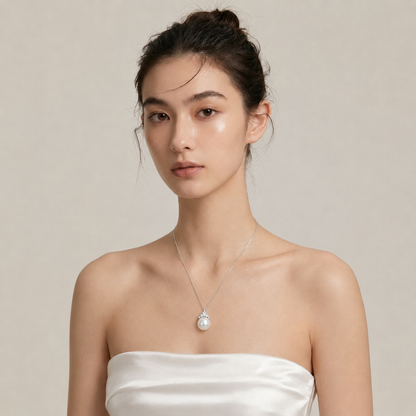 2025FW The Fine Collection: White Australian South Sea Pearl Pendant with Platinum Chain and Diamond