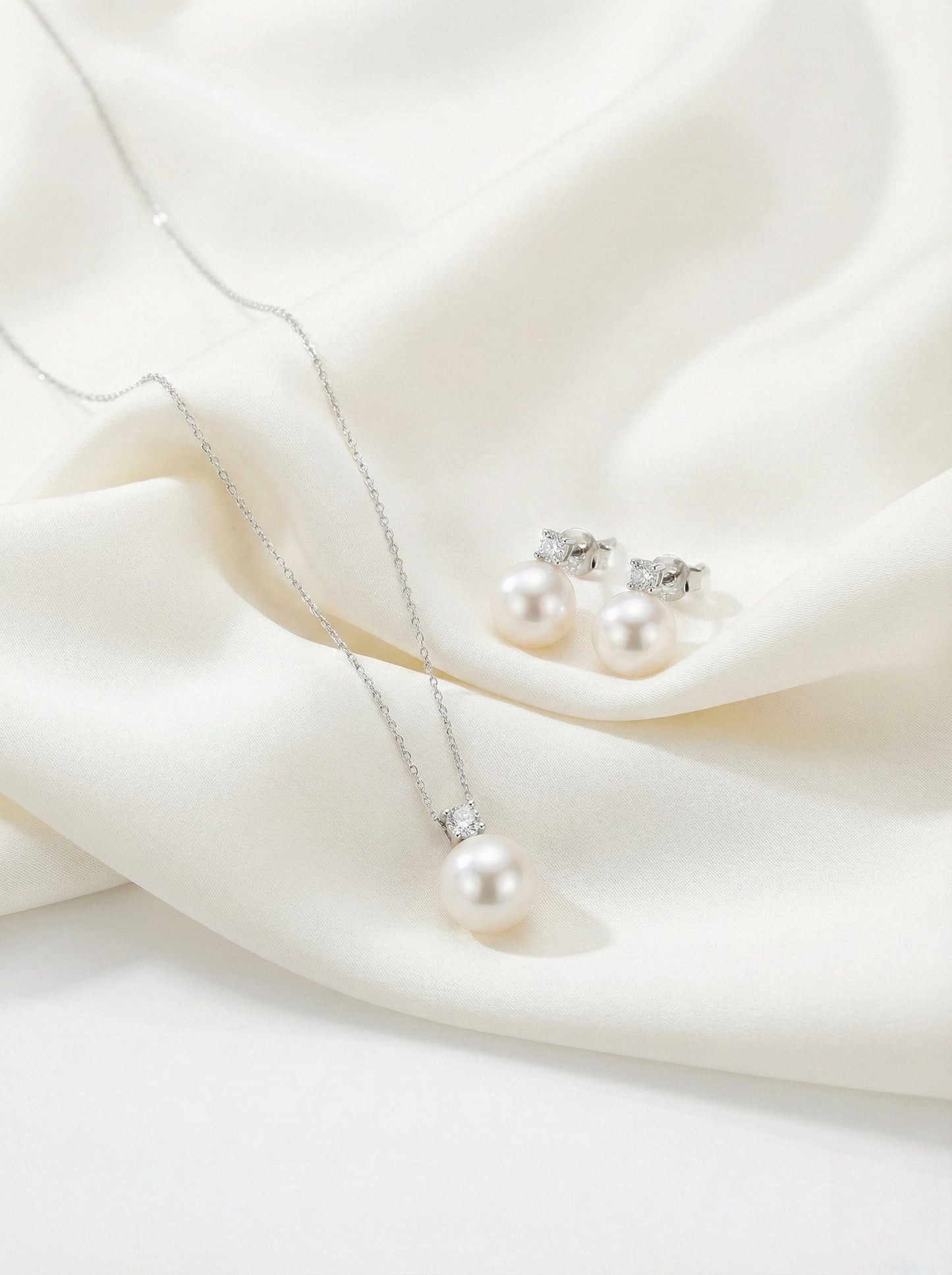 2pc Classic Pearl Set (Necklace and Earrings)