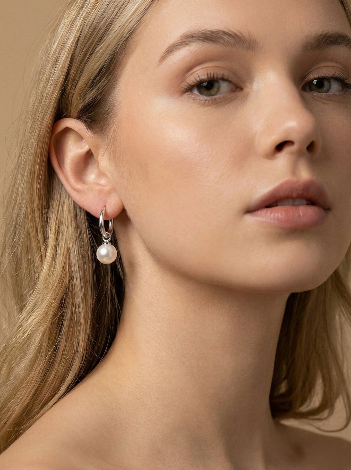 Lustrous hoop Earrings Cultured Freshwater in S925 silver 9-10mm