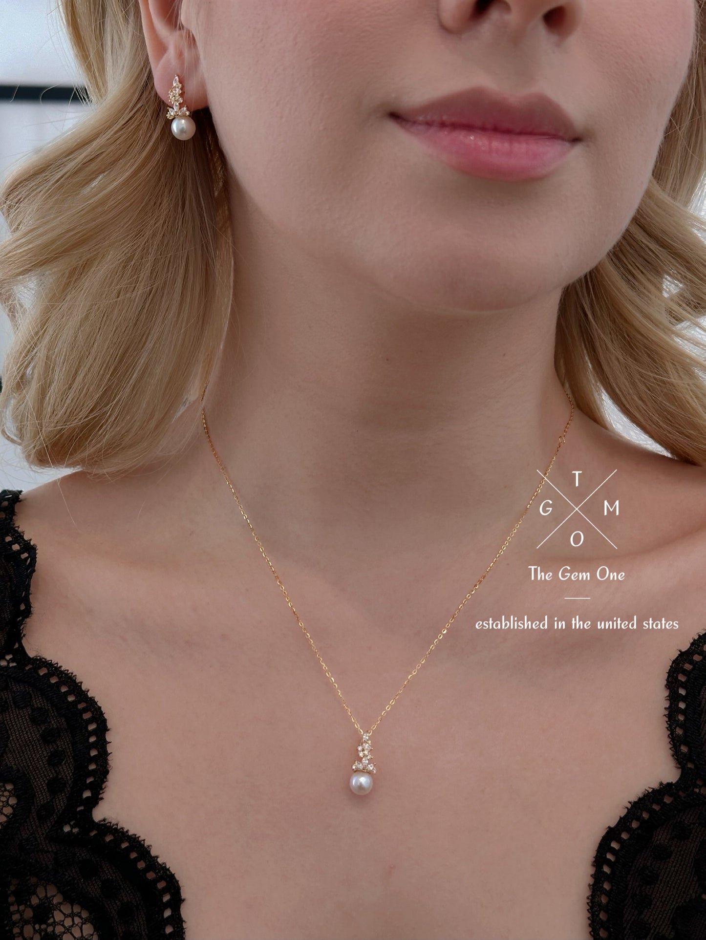 Royal Elegance Pearl and Crystal Necklace & Earrings Set in Gold