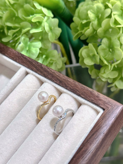 Sophisticated Pearl and Pavé Diamond Ring（gold/Silver)