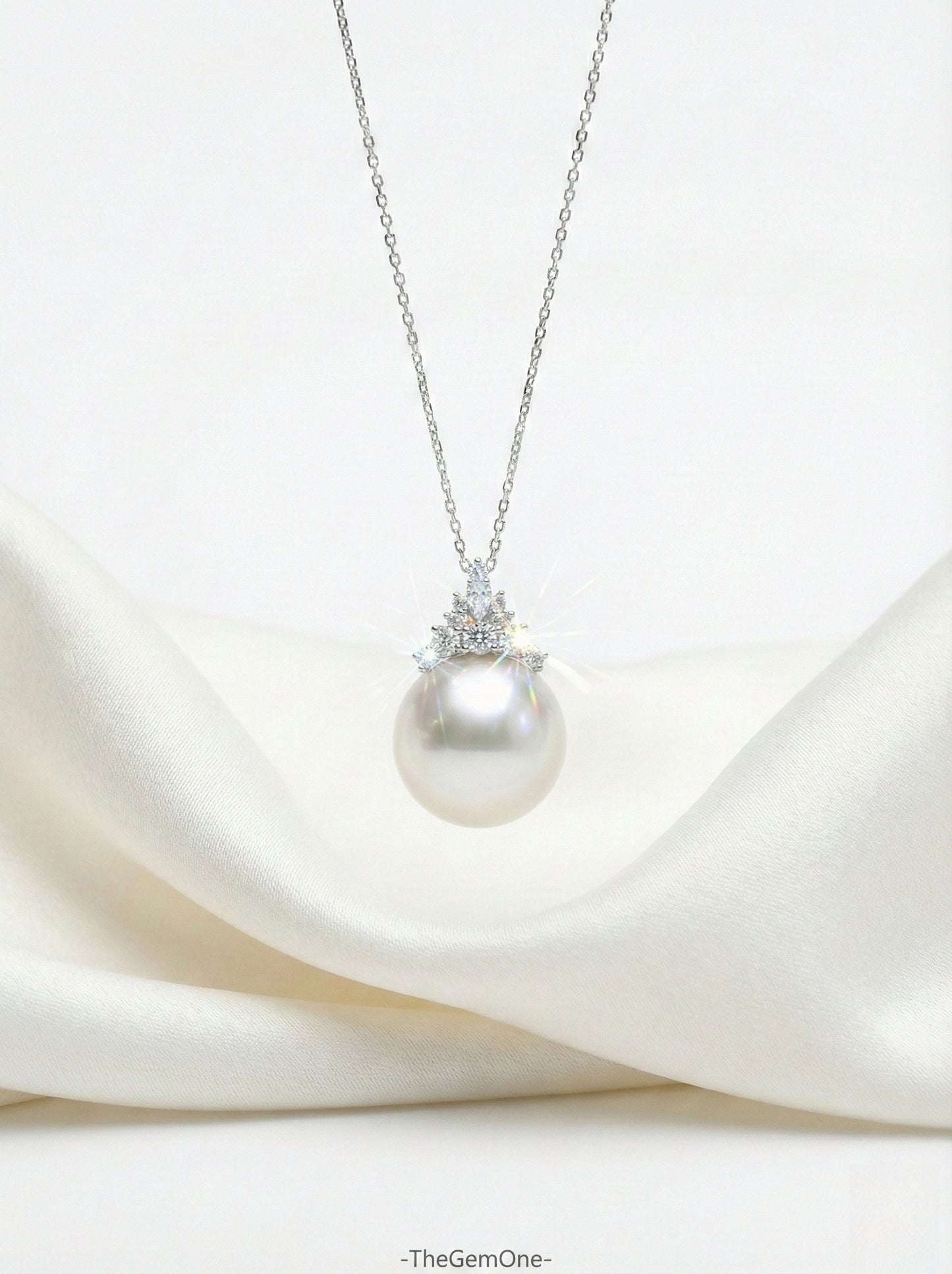 2025FW The Fine Collection: White Australian South Sea Pearl Pendant with Platinum Chain and Diamond