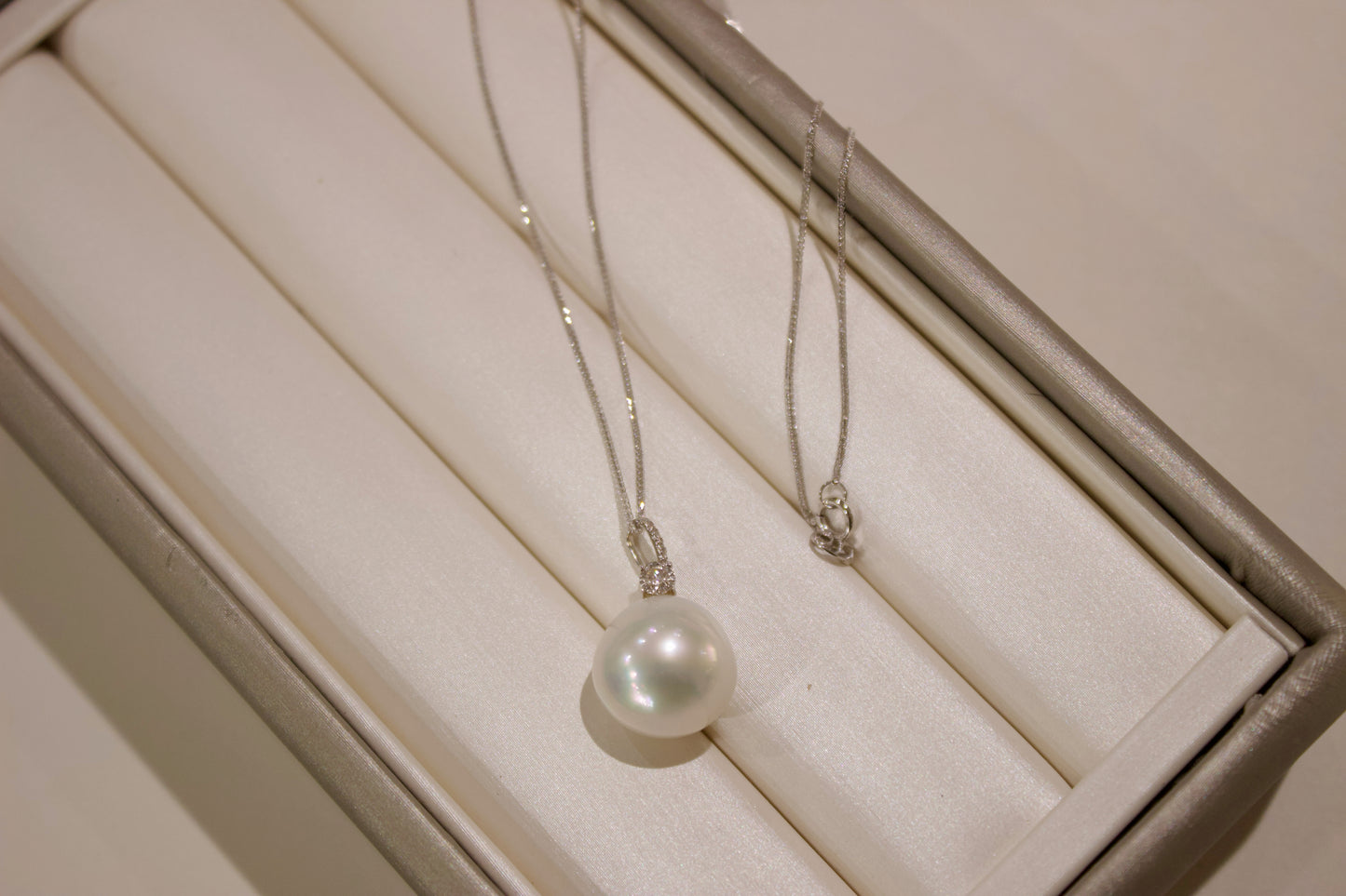 Fine Collection:Ocean‘s Teardrop-South Sea Pearl in Diamond Necklace with 18K gold (13mm)