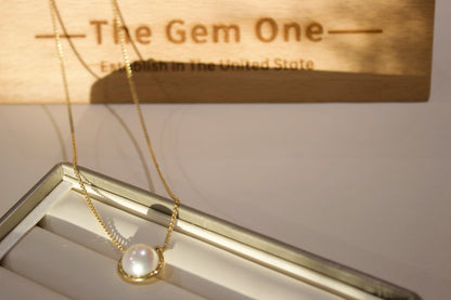 Fine Collection:Oceanic Smile Glow South sea Pearl Necklace in 13mm with 18K gold / High-Grade Jade