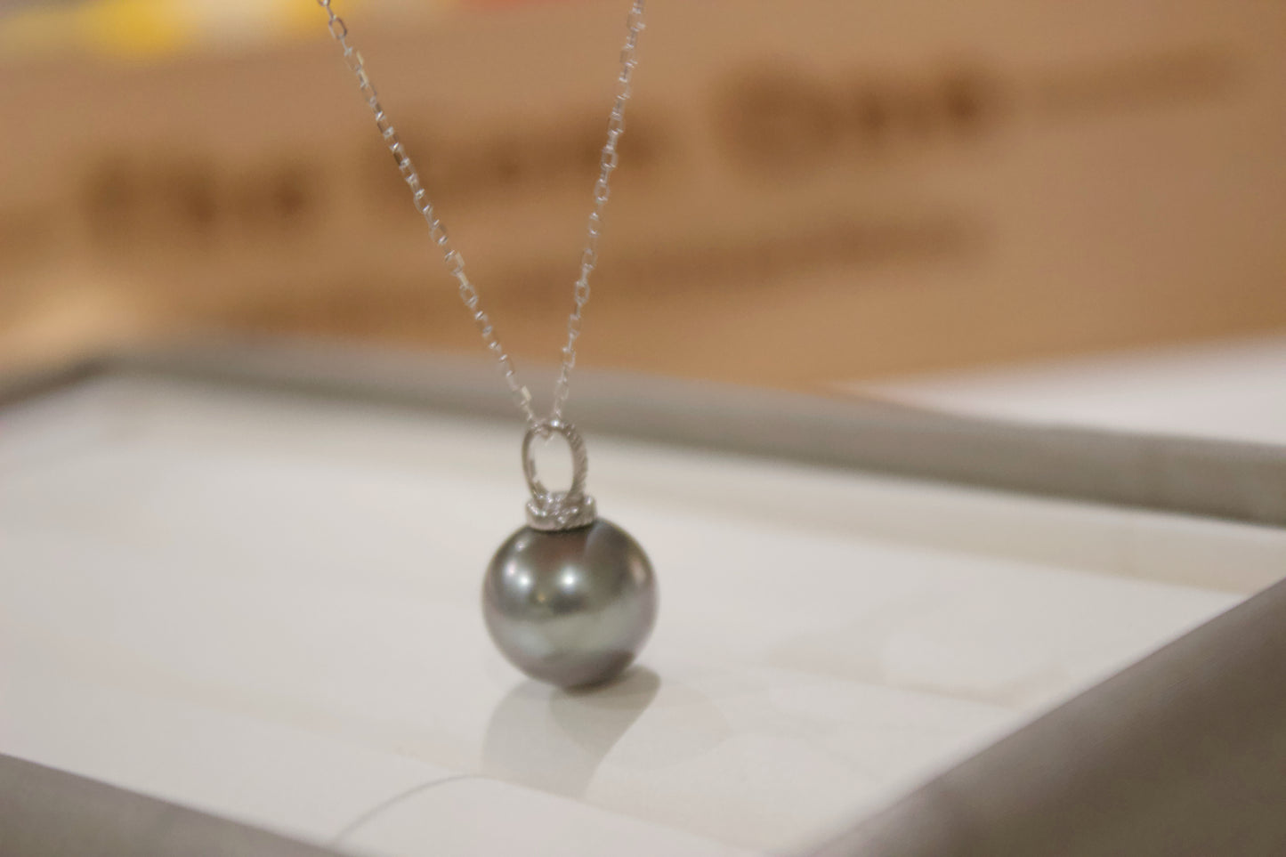 Fine collection:Tahitian Pearl Pendant Necklace 9-10mm in 18K gold (sliver color chain) with Real diamonds