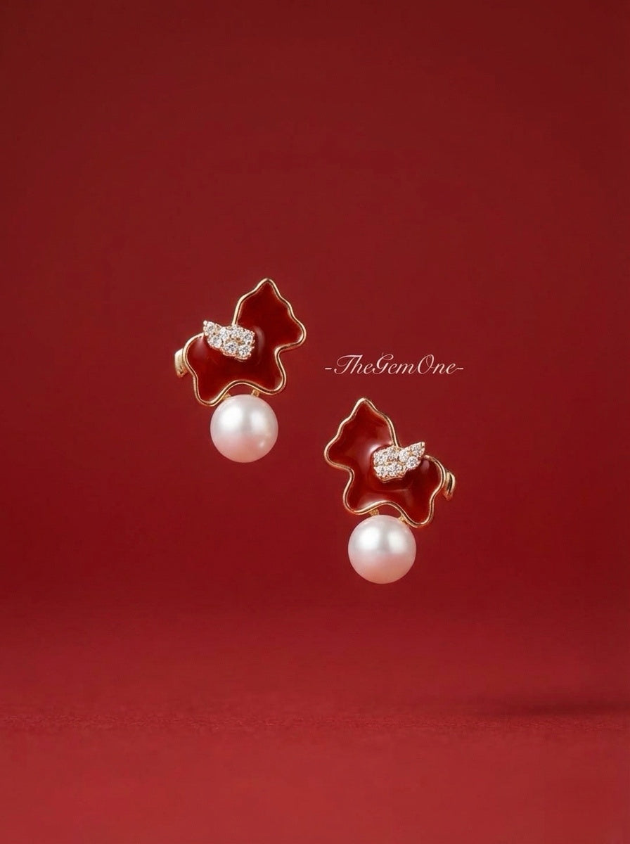 The "Dynamic Luster" Pony Earrings (7-8mm Cultured freshwater Pearl)