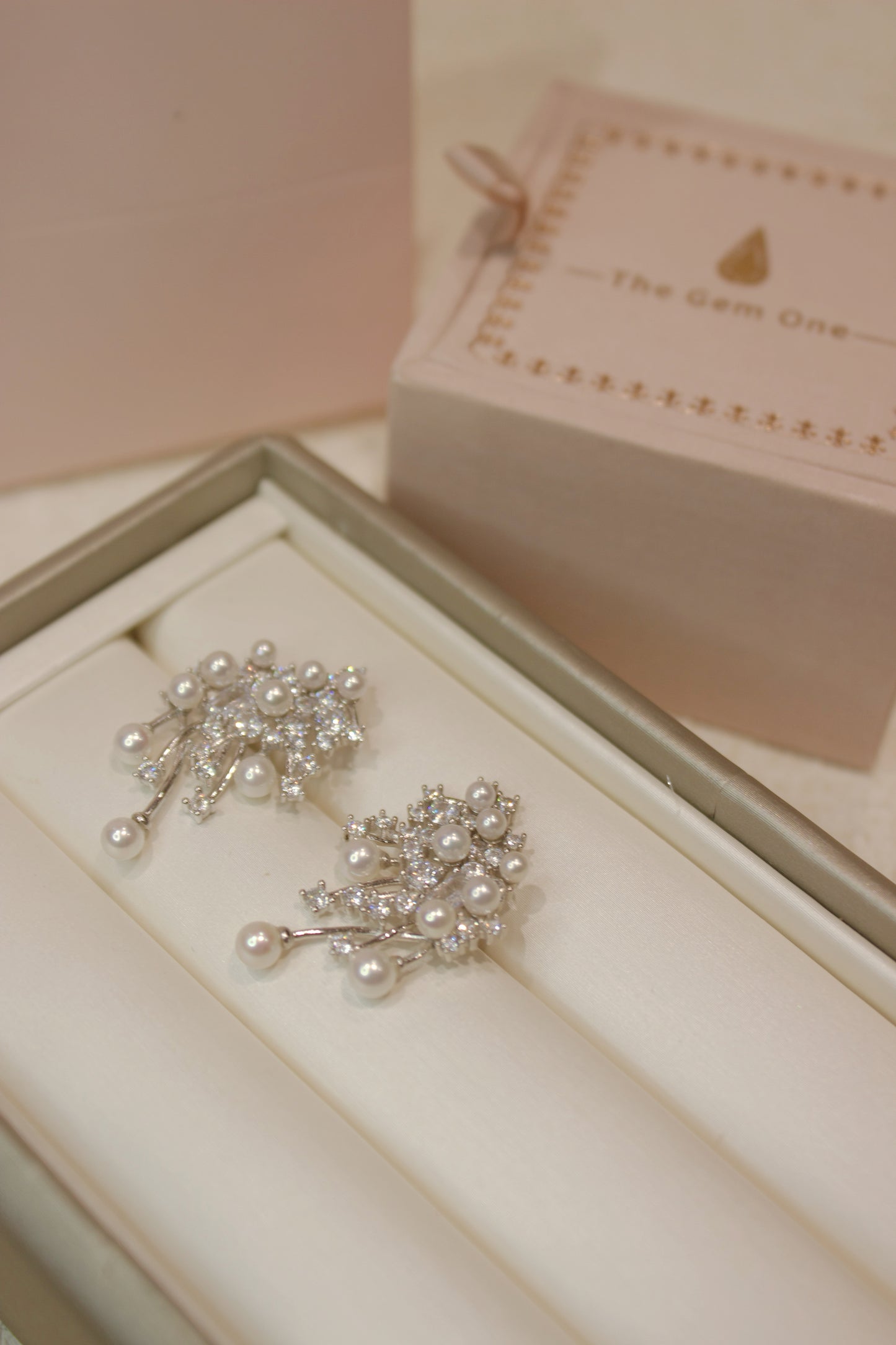 Elegant Fansing Party Earrings with Cultured Freshwater Pearls in Sterling Silver