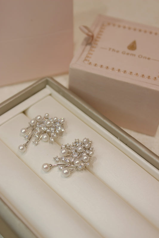Elegant Fansing Party Earrings with Cultured Freshwater Pearls in Sterling Silver