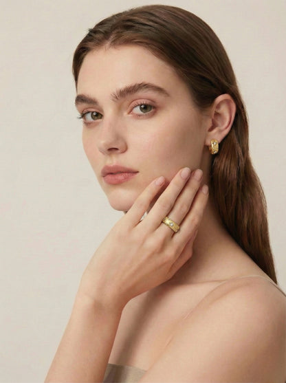 Roman Vintage Collection: Brushed gold Ring