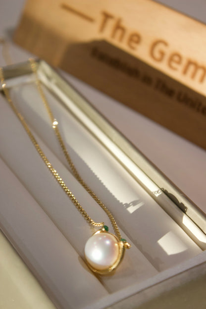 Fine Collection:Oceanic Smile Glow South sea Pearl Necklace in 13mm with 18K gold / High-Grade Jade