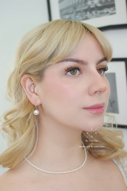 Classic Elegance 18K Gold Pearl Stud Earrings