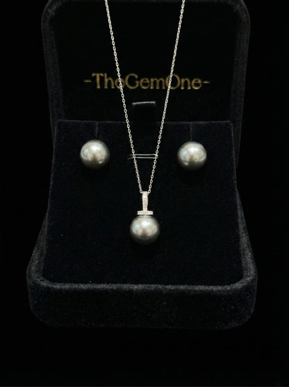 Fine Collection:Nior Eclat. Saltwater Pearl-Tahitian  Stud in 18K white gold（9-10mm）