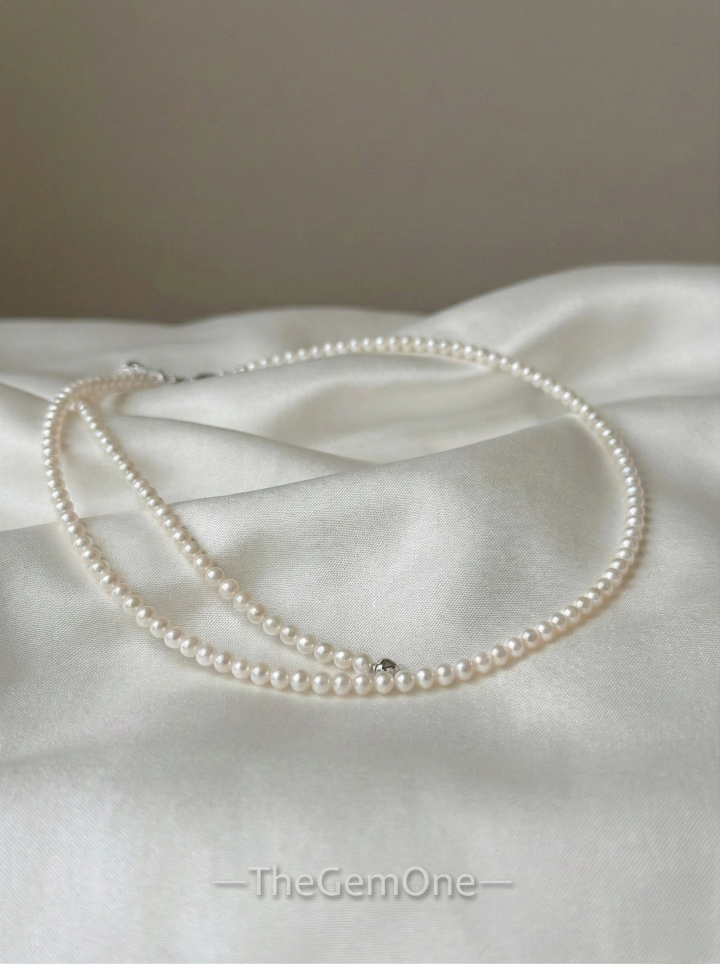Mini Muse Dainty Baby Pearl Choker