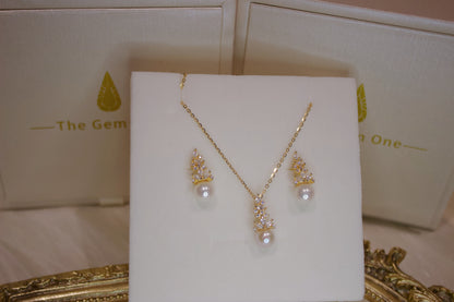 Royal Elegance Pearl and Crystal Necklace & Earrings Set in Gold