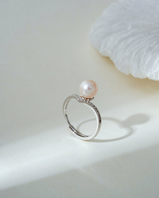 Sophisticated Pearl and Pavé Diamond Ring（gold/Silver)