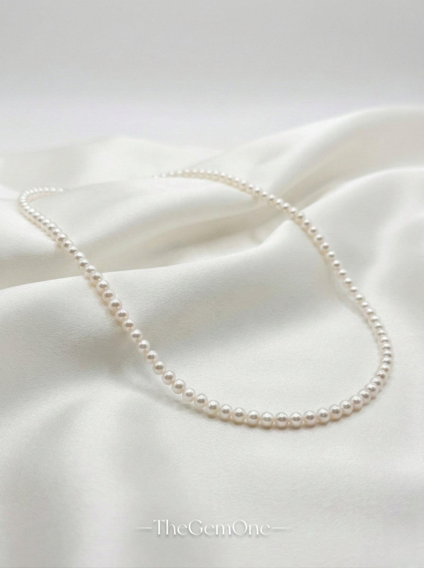 Mini Muse Dainty Baby Pearl Choker