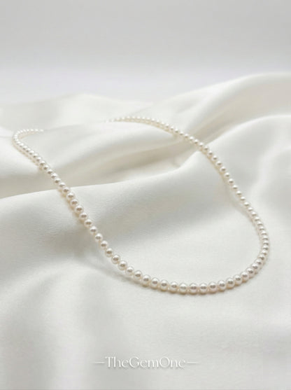 Mini Muse Dainty Baby Pearl Choker