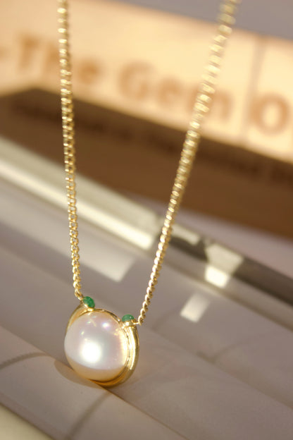 Fine Collection:Oceanic Smile Glow South sea Pearl Necklace in 13mm with 18K gold / High-Grade Jade