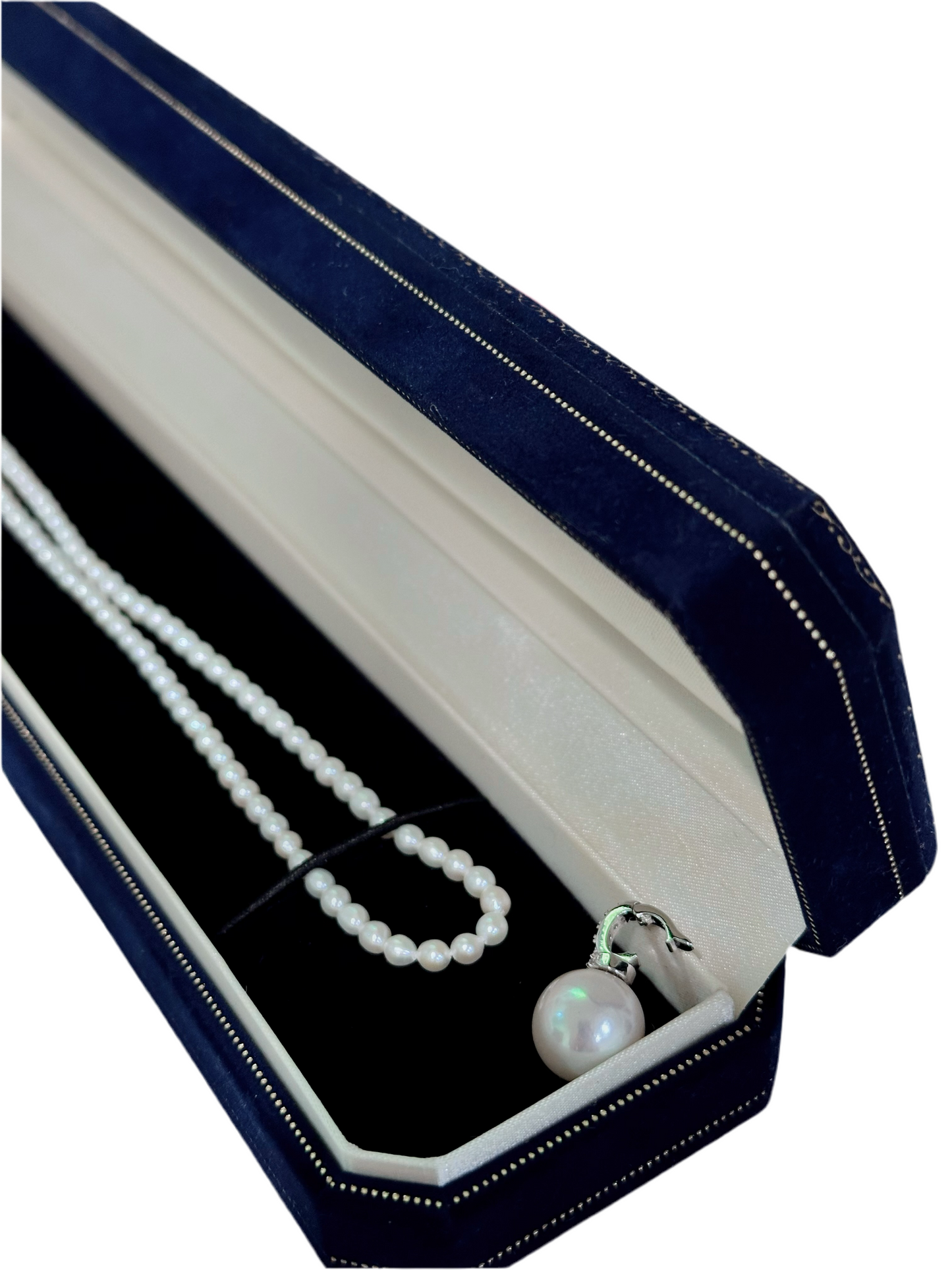 Elegant Solitaire Pearl Pendant Necklace