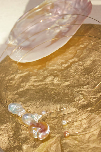 Modern Minimalist Baroque Pearl Necklace with Gold Wire Design