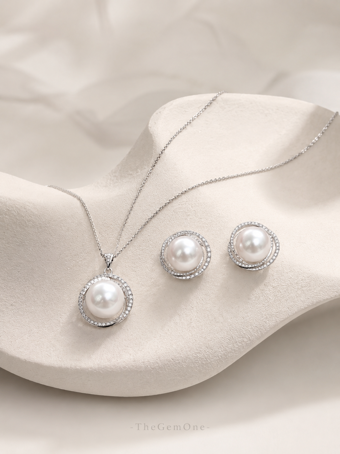 The Sovereign Pearl Set