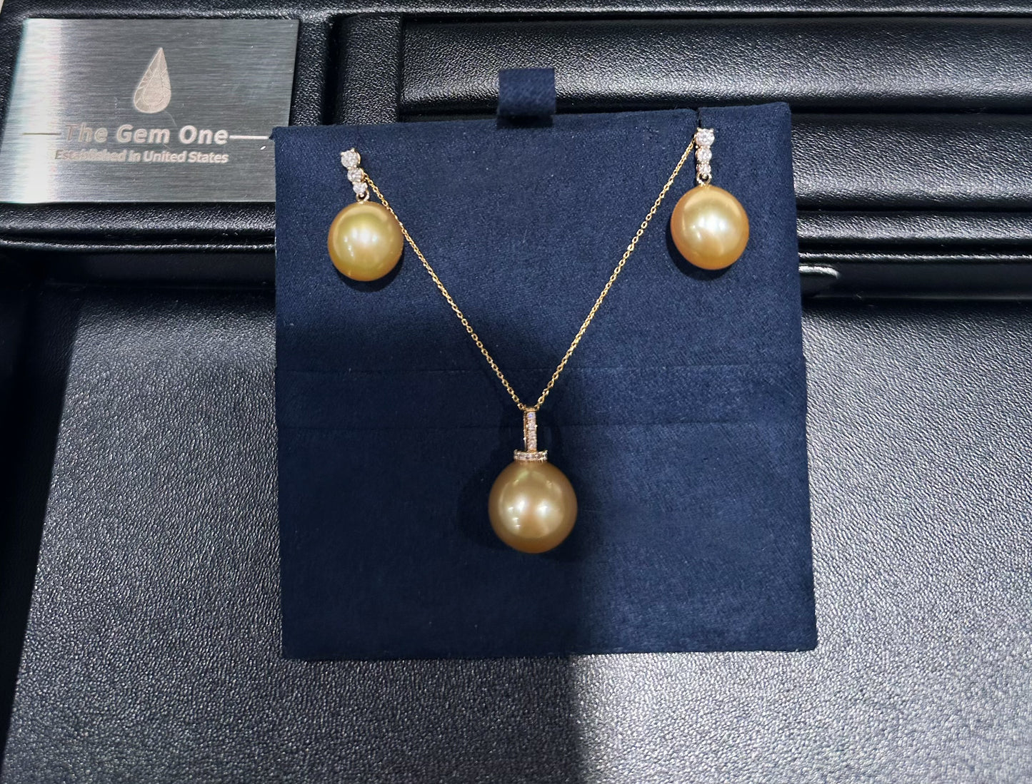 Fine Collection:Golden Horizon South Sea Cultured Pearl Necklace in 18K gold/Diamond 12-13mm