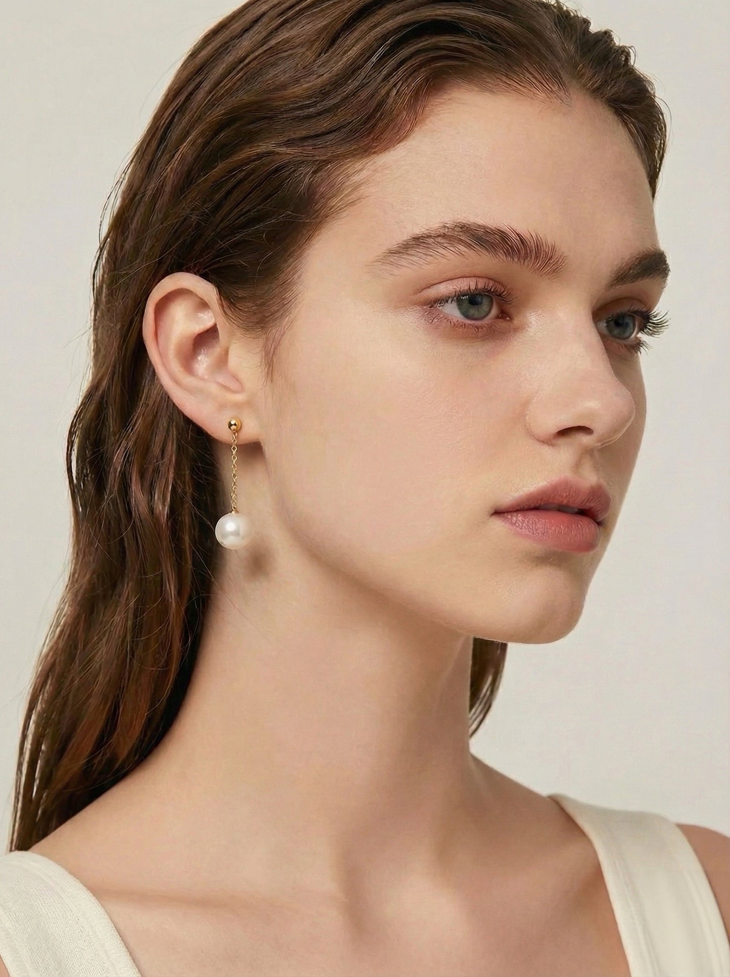 Classic Elegance 18K Gold Pearl Stud Earrings