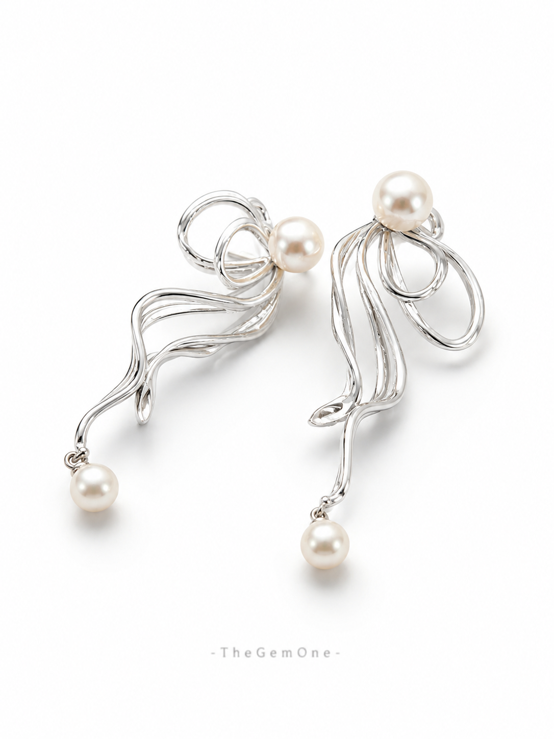 Sculpted Bloom Pearl Earrings