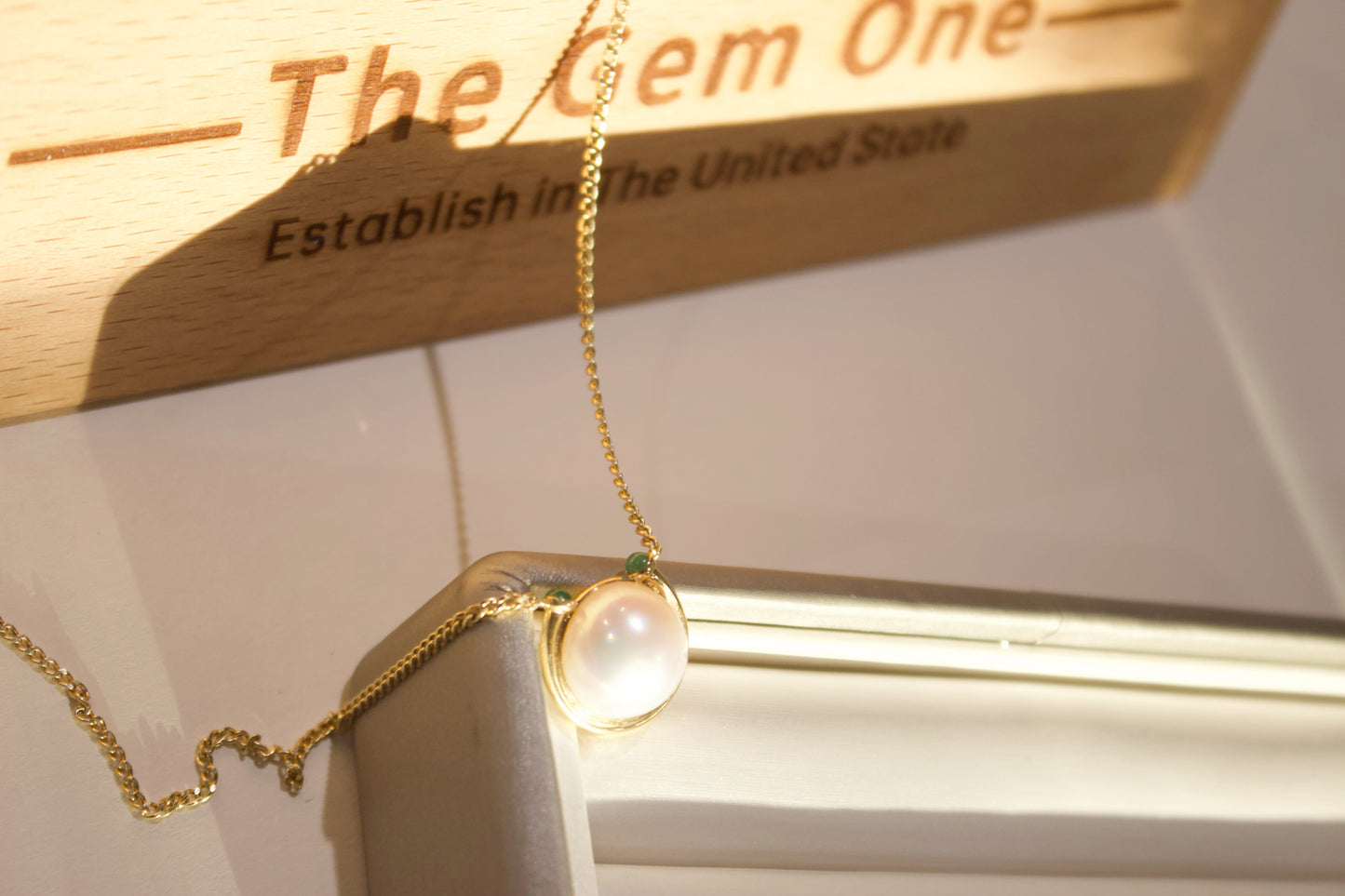 Fine Collection:Oceanic Smile Glow South sea Pearl Necklace in 13mm with 18K gold / High-Grade Jade