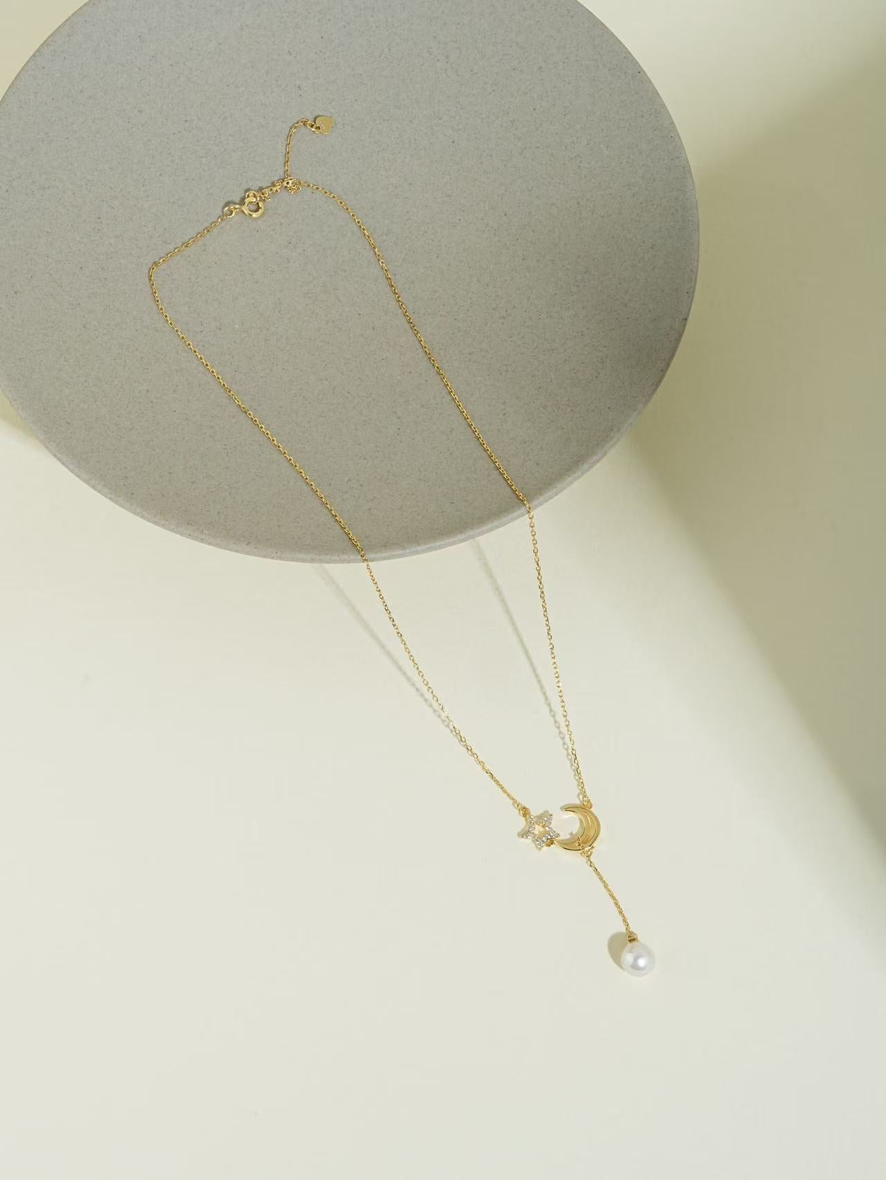 Starfall on Luna Necklace: Cultured Freshwater Pearl 6.5-7.5mm in Sterling Silver