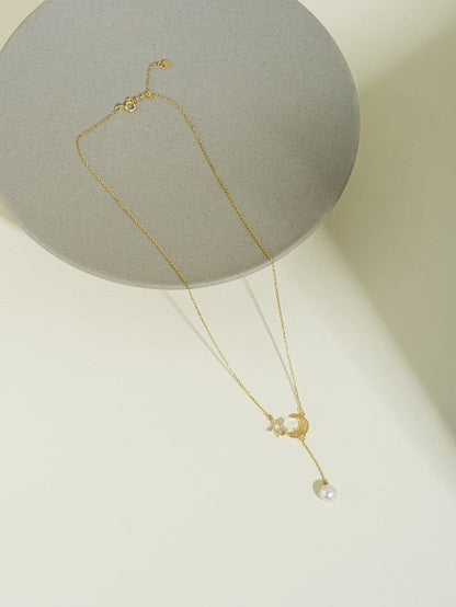 Starfall on Luna Necklace: Cultured Freshwater Pearl 6.5-7.5mm in Sterling Silver